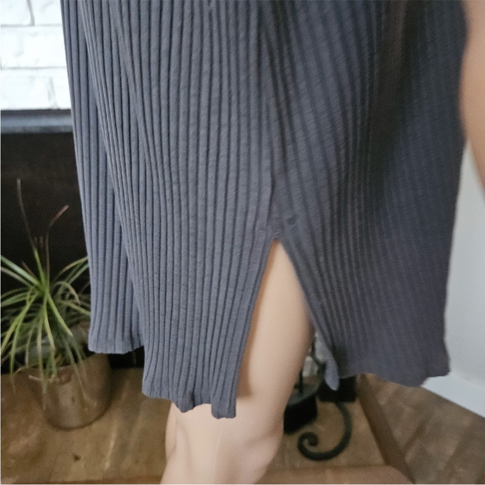 Gray Ribbed Women's Top - Picture 5 of 13